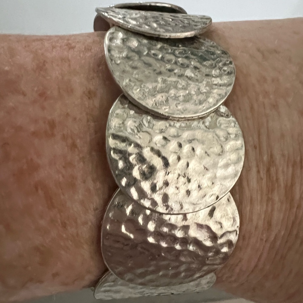2/$14 Hammered silver elastic bracelet